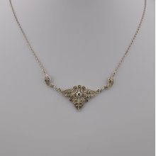 Stříbrný náhrdelník s markazity