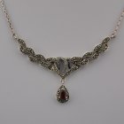 Stříbrný náhrdelník s rubínem a markazity